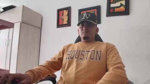 Snapshot of magic_milk23 chatting on 5, 12, 2025 magic_milk23 online show from 5, 12, 2025