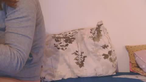 Snapshot of magic_smile16 chatting on 16, 12, 2025 Christine online show from 16, 12, 2025