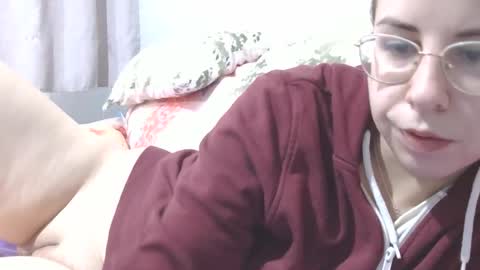 Snapshot of magic_smile16 chatting on 18, 12, 2025 Christine online show from 18, 12, 2025