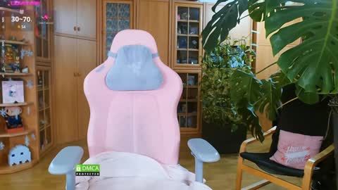 Nicole online show from 27, 1, 2025