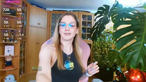 Nicole online show from 12, 3, 2025