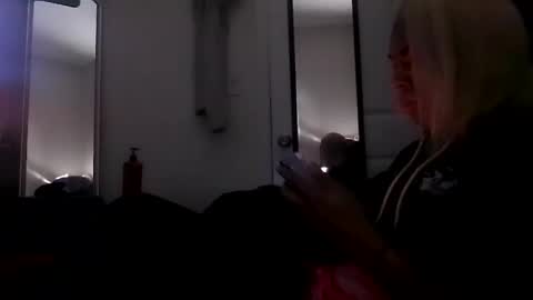 Snapshot of magiicboo chatting on 28, 10, 2025 magiicboo online show from 28, 10, 2025