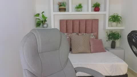 Maiaa Ruiz  online show from 15, 5, 2026