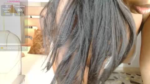 Maia Charris online show from 6, 11, 2025