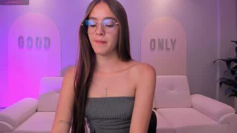 Snapshot of maiacollins chatting on 9, 9, 2025  Maia  online show from 9, 9, 2025