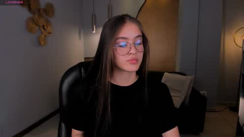 Snapshot of maiacollins chatting on 1, 10, 2025  Maia  online show from 1, 10, 2025