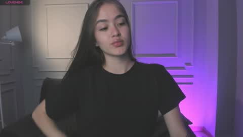 Snapshot of maiacollins chatting on 12, 10, 2025  Maia  online show from 12, 10, 2025