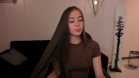 Snapshot of maiacollins chatting on 15, 10, 2025  Maia  online show from 15, 10, 2025