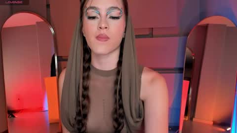 Snapshot of maiacollins chatting on 23, 10, 2025  Maia  online show from 23, 10, 2025