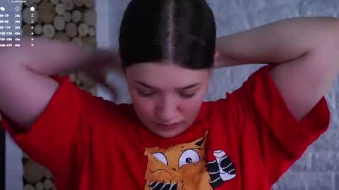 Snapshot of maidabuoy chatting on 25, 6, 2026 Lucy online show from 25, 6, 2026