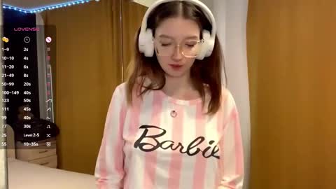 Elina online show from 14, 10, 2025