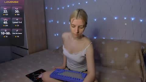 Snapshot of mailin_harrington chatting on 9, 5, 2026 Your kitty online show from 9, 5, 2026