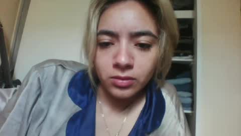 majo_gomezz online show from 8, 11, 2025
