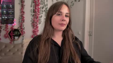 Snapshot of makima_lee chatting on 12, 9, 2025 Makima online show from 12, 9, 2025