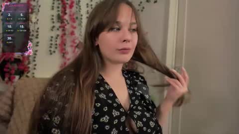 Snapshot of makima_lee chatting on 16, 10, 2025 Makima online show from 16, 10, 2025