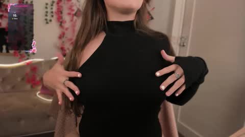 Snapshot of makima_lee chatting on 23, 10, 2025 Makima online show from 23, 10, 2025