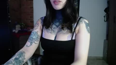 Snapshot of maliceinwonderland25 chatting on 18, 6, 2026 Alice Asylum online show from 18, 6, 2026