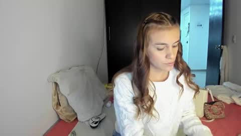 instagram  nueela   online show from 21, 1, 2025