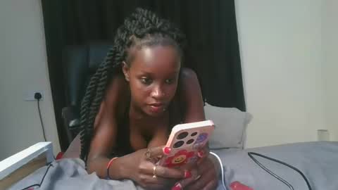 Snapshot of mamaapussy chatting on 12, 3, 2025 mamaa online show from 12, 3, 2025