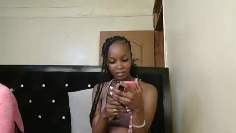 Snapshot of mamaapussy chatting on 10, 9, 2025 mamaa online show from 10, 9, 2025