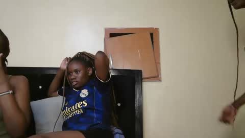 Snapshot of mamaapussy chatting on 1, 10, 2025 mamaa online show from 1, 10, 2025