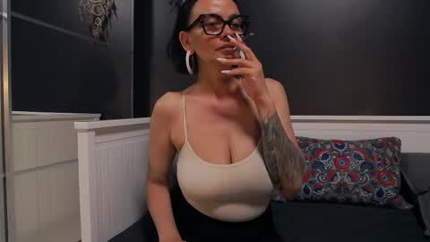 ioana love online show from 22, 4, 2026
