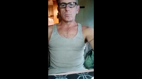 Snapshot of mandnforever100 chatting on 5, 1, 2026 mandnforever100 online show from 5, 1, 2026