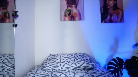 Snapshot of mandy_l33_ chatting on 8, 2, 2025 mandy_l33_ online show from 8, 2, 2025