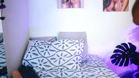 Snapshot of mandy_l33_ chatting on 12, 2, 2025 mandy_l33_ online show from 12, 2, 2025