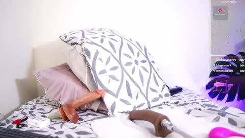 Snapshot of mandy_l33_ chatting on 17, 2, 2025 mandy_l33_ online show from 17, 2, 2025