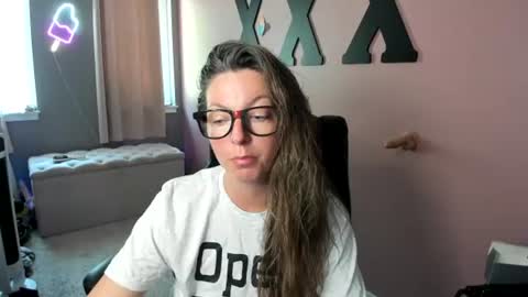 MandyBabyXXX online show from 6, 8, 2026