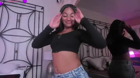 manelyk_evanss online show from 21, 4, 2026