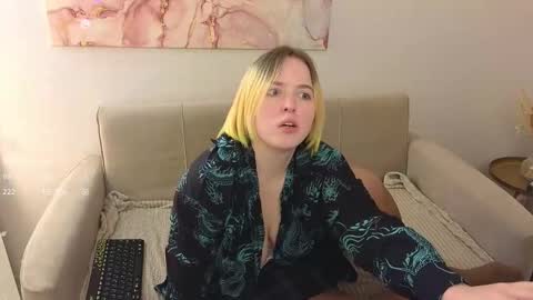 manic_pixie_ online show from 11, 2, 2025