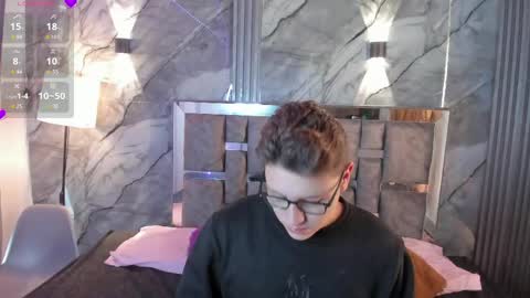 Manson and Zoe online show from 7, 5, 2026