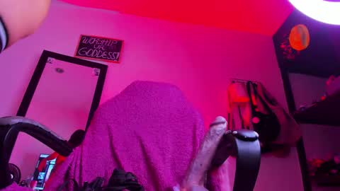 Snapshot of manuevans10 chatting on 4, 3, 2025 manuevans10 online show from 4, 3, 2025