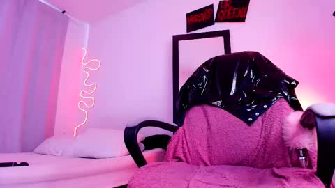 Snapshot of manuevans10 chatting on 16, 9, 2025 manuevans10 online show from 16, 9, 2025