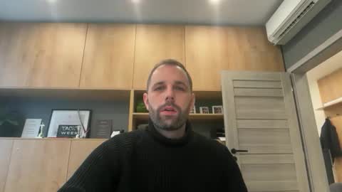 Snapshot of manynaaamess chatting on 12, 11, 2025 manynaaamess online show from 12, 11, 2025