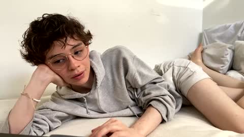 Snapshot of maplefroggy chatting on 23, 1, 2025 Maple online show from 23, 1, 2025