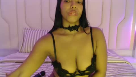 Snapshot of mara_sex chatting on 7, 10, 2025 pao online show from 7, 10, 2025