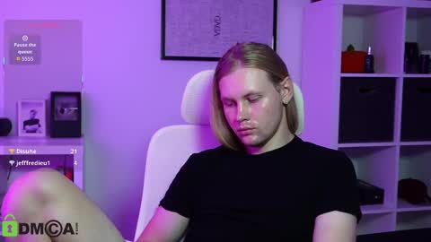 Snapshot of marcusjlahn chatting on 10, 9, 2025 marcusjlahn online show from 10, 9, 2025