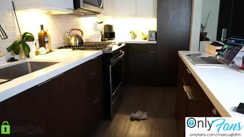 Snapshot of marcusjlahn chatting on 7, 10, 2025 marcusjlahn online show from 7, 10, 2025