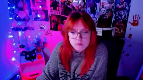 Snapshot of margaret_red chatting on 30, 10, 2025 Margaret online show from 30, 10, 2025