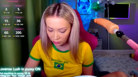 Snapshot of margohotty chatting on 31, 10, 2025 Margo for you online show from 31, 10, 2025