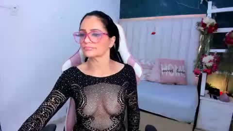 Margot  online show from 6, 8, 2026