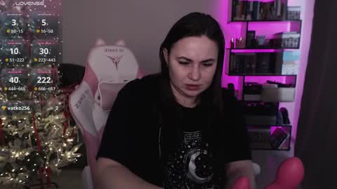 Snapshot of mari_moore7 chatting on 12, 12, 2024 mari moore online show from 12, 12, 2024