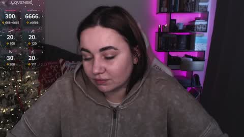 Snapshot of mari_moore7 chatting on 17, 12, 2024 mari moore online show from 17, 12, 2024