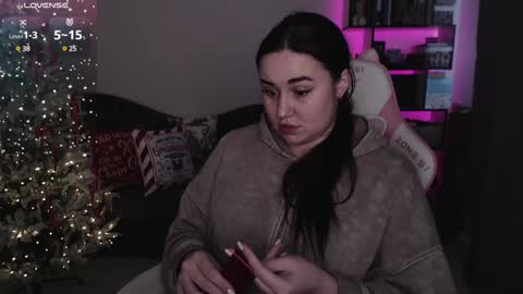 Snapshot of mari_moore7 chatting on 18, 12, 2024 mari moore online show from 18, 12, 2024