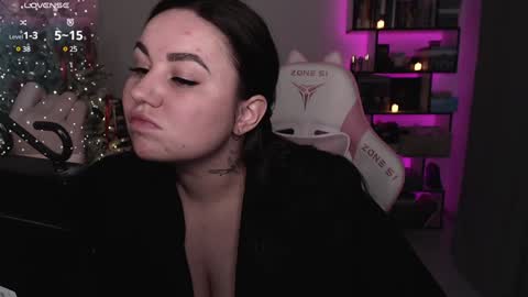 Snapshot of mari_moore7 chatting on 27, 12, 2024 mari moore online show from 27, 12, 2024