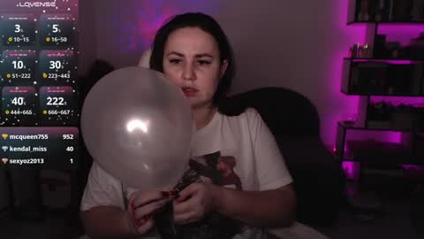 Snapshot of mari_moore7 chatting on 9, 1, 2025 mari moore online show from 9, 1, 2025