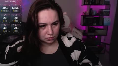 Snapshot of mari_moore7 chatting on 6, 3, 2025 mari moore online show from 6, 3, 2025